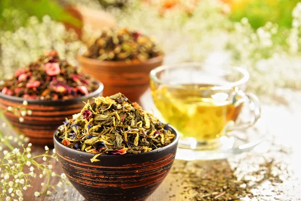 Composition with bowls of tea leaves — Stock Photo, Image