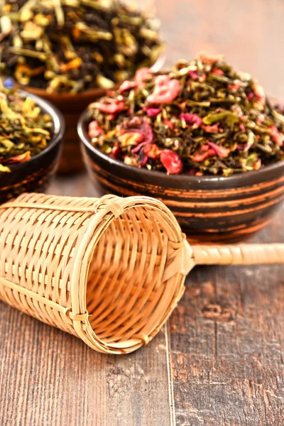 Composition with bowls of tea leaves — Stock Photo, Image