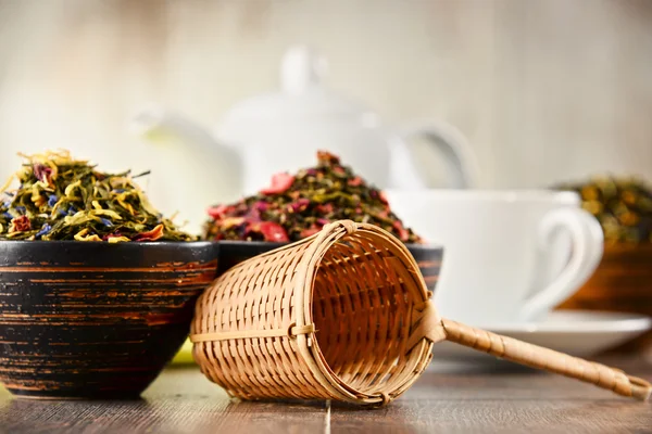 Composition with bowls of tea leaves — Stock Photo, Image