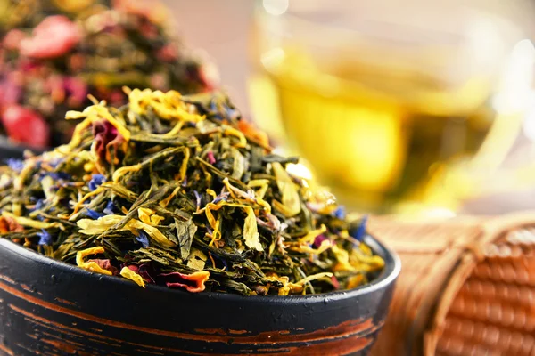 Composition with bowls of tea leaves — Stock Photo, Image