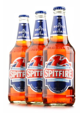 Üç Spitfire Premium kentli bira bira şişesi