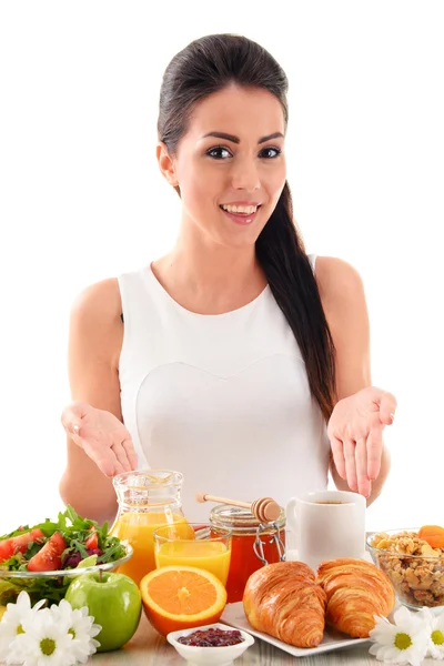 Mujer joven desayunando. Dieta equilibrada — Foto de Stock