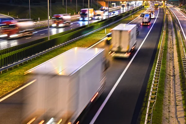 Autopista de acceso controlado de cuatro carriles en Polonia — Foto de Stock