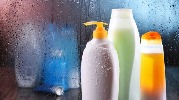 Diferentes Recipientes Productos Para Cuidado Del Cuerpo Baño — Foto de Stock