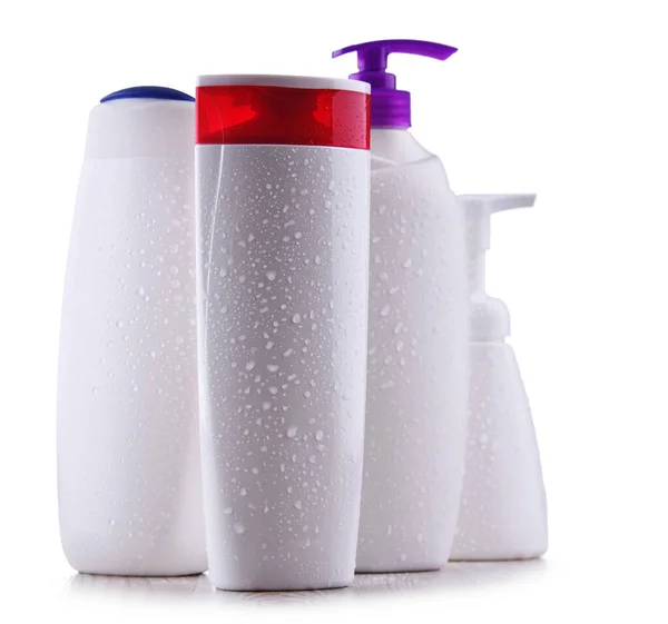 Contaiers Plásticos Shampoos Géis Chuveiro Isolados Fundo Branco — Fotografia de Stock