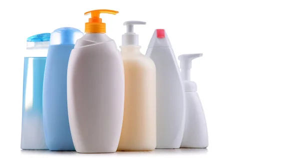 Contaiers Plásticos Shampoos Géis Chuveiro Isolados Fundo Branco — Fotografia de Stock