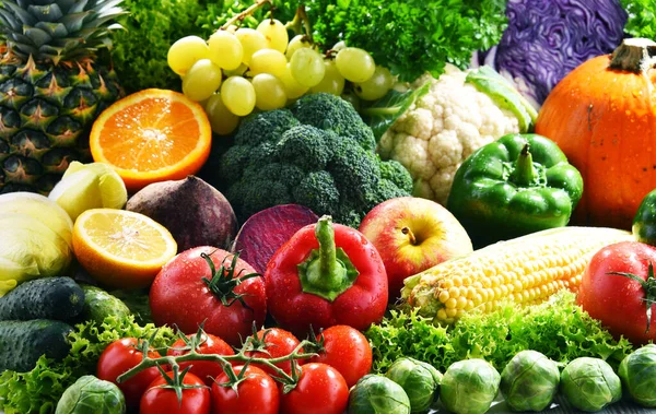 Samenstelling Met Verschillende Soorten Verse Groenten Fruit — Stockfoto
