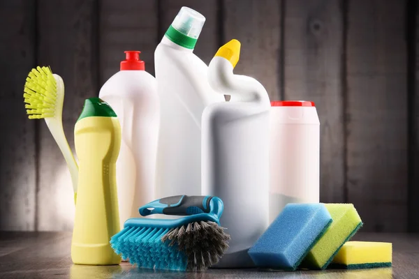 Variedade Garrafas Detergente Produtos Químicos Limpeza — Fotografia de Stock