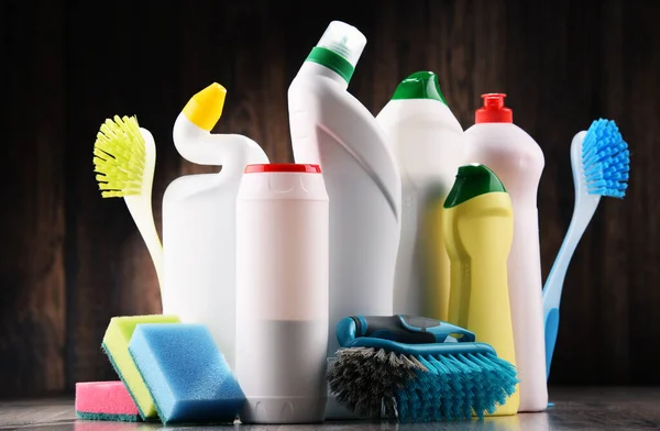 Variedade Garrafas Detergente Produtos Químicos Limpeza — Fotografia de Stock