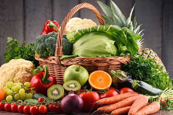 Composición Con Una Variedad Verduras Frutas Orgánicas Crudas Dieta Desintoxicación —  Fotos de Stock