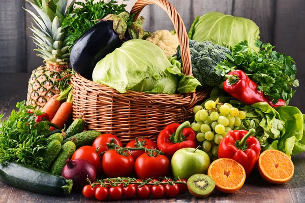 Composition Assorted Raw Organic Vegetables Fruits Detox Diet — Stock Photo, Image