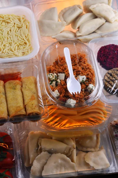 Una Variedad Productos Alimenticios Preenvasados Cajas Plástico — Foto de Stock