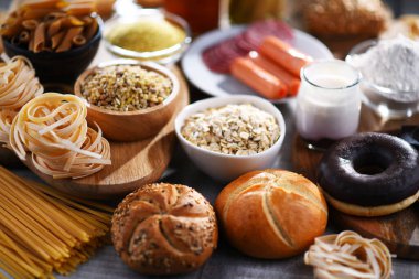 Glüten içeren çeşitli gıda ürünlerinin bileşimi.