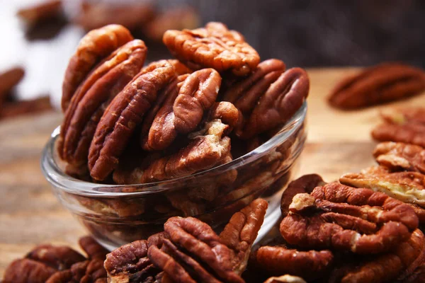 Σύνθεση Ένα Μπολ Καρύδια Pecan Χωρίς Κέλυφος Νοστιμιά — Φωτογραφία Αρχείου