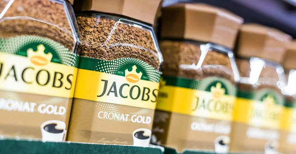 Poznan Pol Kwiecień 2021 Pojemniki Kawą Rozpuszczalną Jacobs Wystawione Sprzedaż — Zdjęcie stockowe