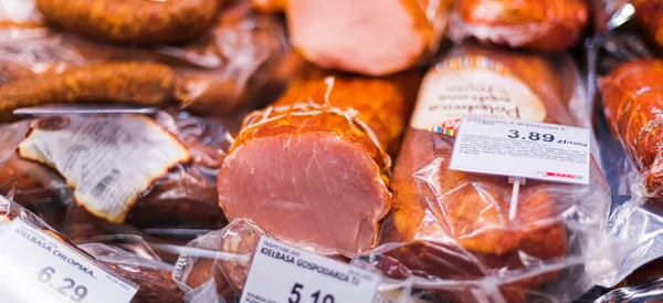 Poznan Pol Apr 2021 Meat Products Put Sale Supermarket Commercial — Stock Photo, Image