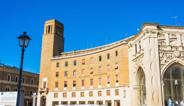 LECCE, ITALY - SEP 4, 2020: Lecce, Apulia, İtalya 'nın Tarihi Mimarisi