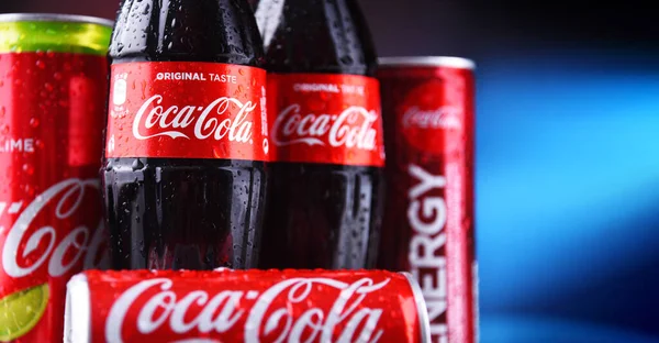 Познан Пол Мая 2021 Года Бутылки Банки Coca Cola Газированного — стоковое фото