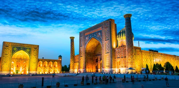 Registan Une Vieille Place Publique Cœur Ancienne Ville Samarkand Ouzbékistan — Photo