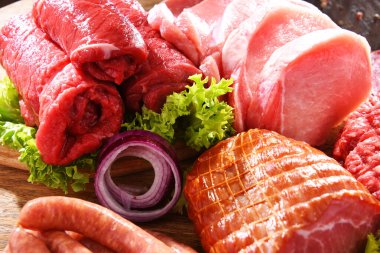 Çeşitli et ürünleri ile kompozisyon