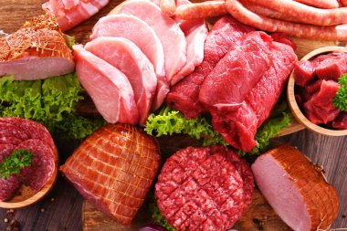 Çeşitli et ürünleri ile kompozisyon