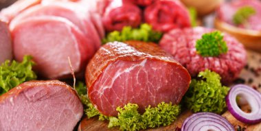 Çeşitli et ürünleri ile kompozisyon