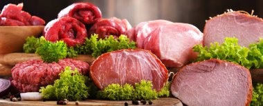 Çeşitli et ürünleri ile kompozisyon