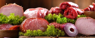 Çeşitli et ürünleri ile kompozisyon