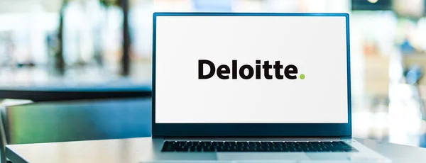 Poznan Pol Sep 2020 Laptopcomputer Met Logo Van Deloitte Een — Stockfoto