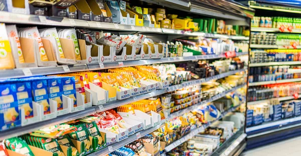 Poznan Poland Haziran 2021 Mandıra Ürünleri Bir Süpermarkette Satışa Sunuldu — Stok fotoğraf