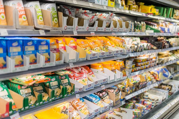 Poznan Polen Jun 2021 Zuivelproducten Koop Aangeboden Een Supermarkt — Stockfoto