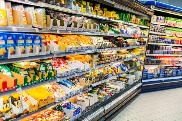 Poznan Polonia Junio 2021 Productos Lácteos Puestos Venta Supermercado — Foto de Stock
