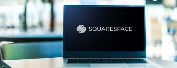 Poznan Pol Sep 2020 Computer Portatile Che Visualizza Logo Squarespace — Foto Stock