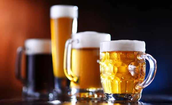 Zusammensetzung Mit Verschiedenen Gläsern Bier — Stockfoto