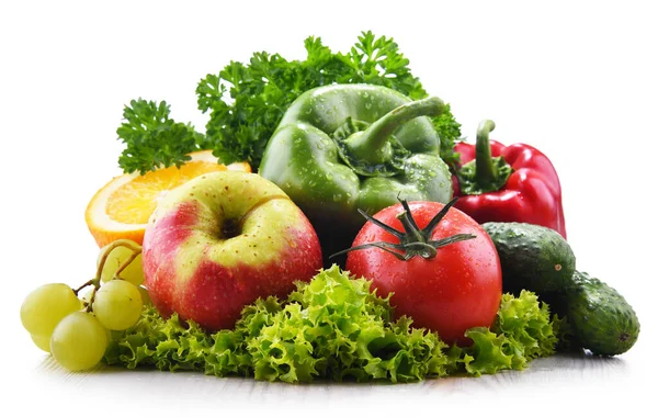 Composición Con Verduras Frescas Frutas Aisladas Sobre Fondo Blanco —  Fotos de Stock