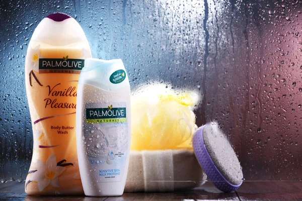 POZNAN, POL - OCT 23, 2020: Amerikan Colgate-Palmolive firması tarafından üretilen Palmolive ürünleri. 1898 'de tanıtıldı ve küresel olarak satıldı..