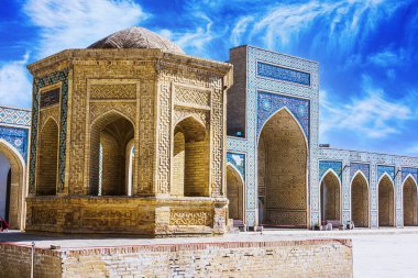 Po-i-Kalan veya Poi Kalan, Özbekistan 'ın Buhara kentindeki Kalan minaresi etrafında bulunan bir İslam kompleksi..