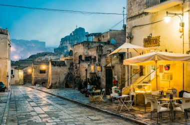 MATERA, İtalya - 7. SEP 2020: Matera, Basilicata, İtalya 'nın anıtsal mimarisi.
