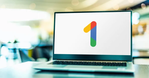 Poznan Pol Feb 2021 Computer Portatile Che Visualizza Logo Google — Foto Stock