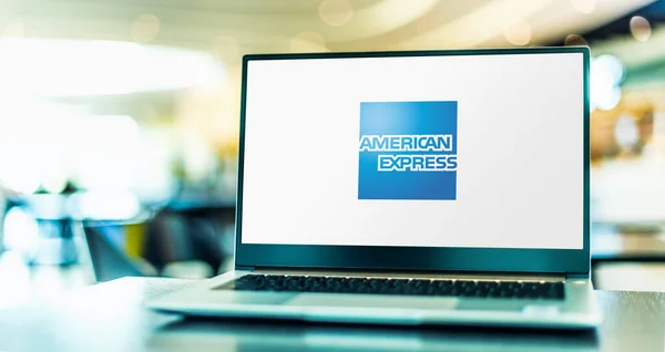 Poznan Pol Feb 2021 Ноутбук Компьютер Логотипом American Express Company — стоковое фото