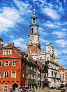 POZNAN, POL - SEP 8, 2021: Poznan Eski Kasabası, Polonya 'nın Wielkopolska ilindeki Mimari