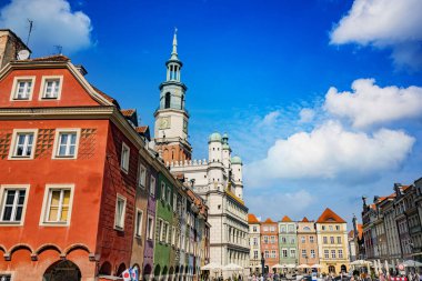 POZNAN, POL - SEP 8, 2021: Poznan Eski Kasabası, Polonya 'nın Wielkopolska ilindeki Mimari