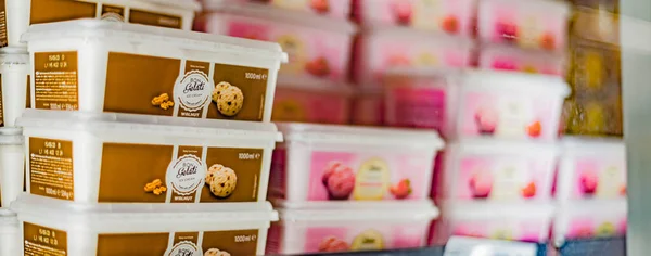 Poznan Pol Sep 2021 Zmrzlinové Výrobky Nabízené Prodeji Komerční Chladničce — Stock fotografie