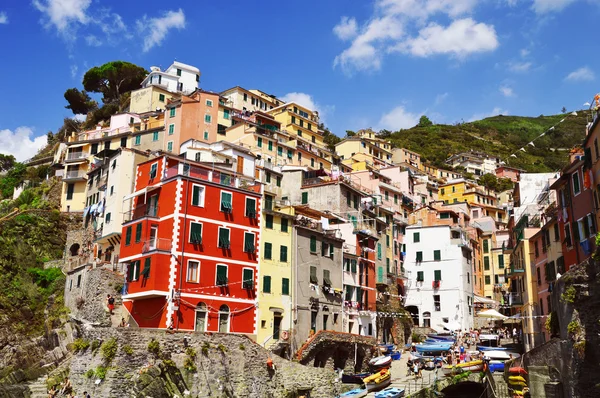 Arquitetura mediterrânica tradicional de Riomaggiore, Itália — Fotografia de Stock