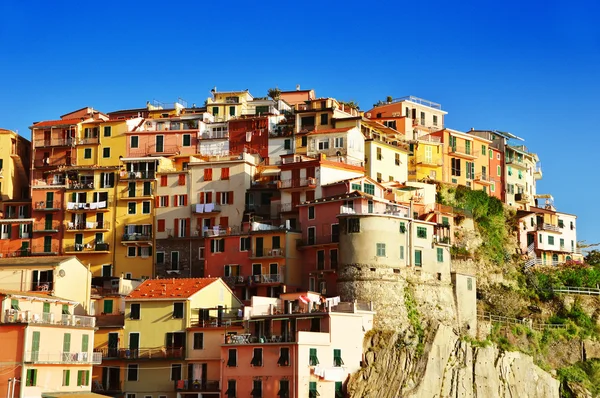 Arquitetura mediterrânica tradicional de Manarola, Itália — Fotografia de Stock