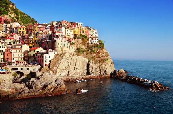 Arquitetura mediterrânica tradicional de Manarola, Itália — Fotografia de Stock