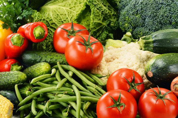 Разнообразие свежих органических овощей. Детоксикация — стоковое фото