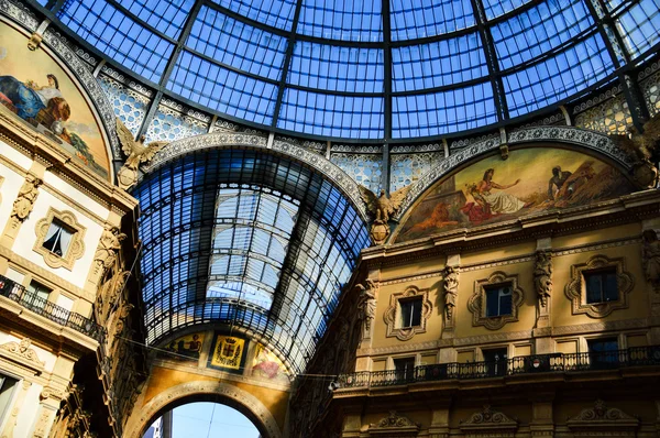 Galleria Vittorio Emanuele II no centro de Milão, Itália — Fotografia de Stock