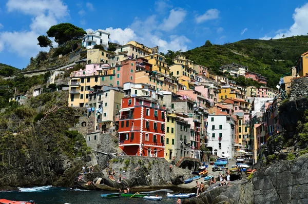 Arquitectura mediterránea tradicional de Riomaggiore, Italia — Foto de Stock