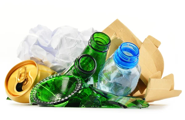 Recyclingfähiger Müll aus Glas, Metall und Papier — Stockfoto